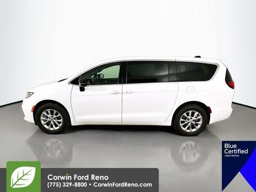Bright White Clearcoat 2025 Chrysler Pacifica L