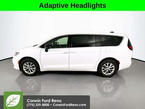 Bright White Clearcoat 2025 Chrysler Pacifica L