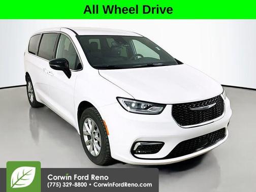 Bright White Clearcoat 2025 Chrysler Pacifica L