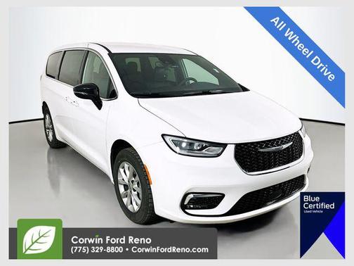 Bright White Clearcoat 2025 Chrysler Pacifica L