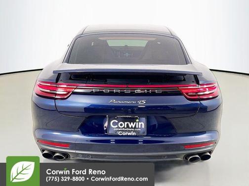 2017 Porsche Panamera 4S