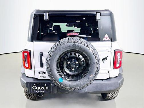 Oxford White 2026 Ford Bronco Outer Banks