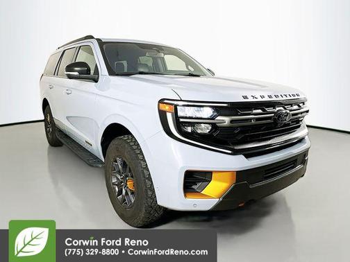 Glacier Gray Metallic TriCoat 2025 Ford Expedition Tremor