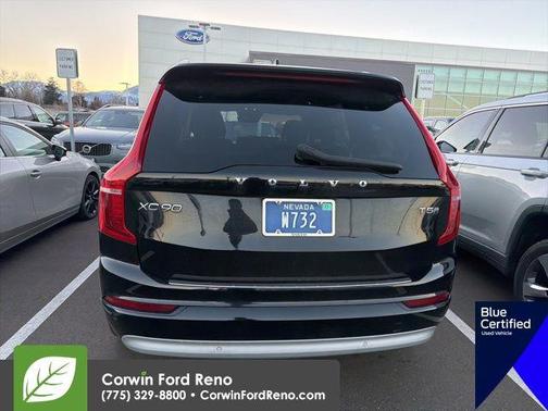 2022 Volvo XC90 T5 Momentum