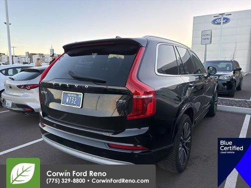 2022 Volvo XC90 T5 Momentum