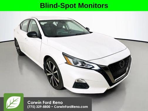 Pearl White Tricoat 2022 Nissan Altima SR FWD