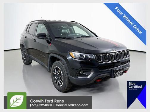 Diamond Black Crystal Pearlcoat 2024 Jeep Compass Trailhawk