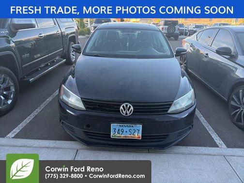 Black Uni 2011 Volkswagen Jetta SE