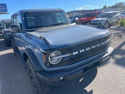 Azure Gray Metallic Tri-Coat 2025 Ford Bronco Outer Banks SUV