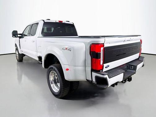 Avalanche 2026 Ford F-450 Platinum