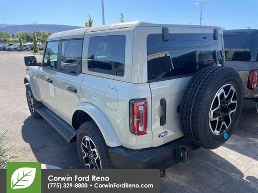 Desert Sand 2026 Ford Bronco Outer Banks