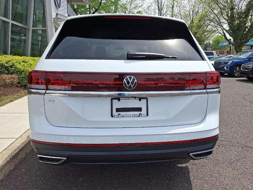 2025 Volkswagen Atlas 2.0T SE