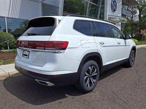 2025 Volkswagen Atlas 2.0T SE