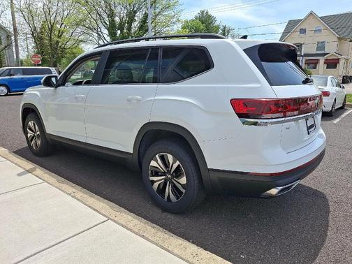 2025 Volkswagen Atlas 2.0T SE