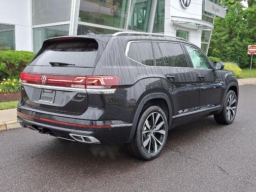 2025 Volkswagen Atlas 2.0T SEL Premium R-Line