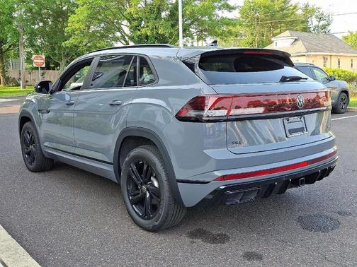 2025 Volkswagen Atlas Cross Sport 2.0T SEL R-Line Black