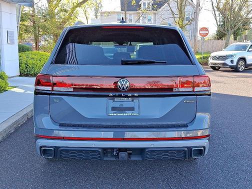 2025 Volkswagen Atlas 2.0T Peak Edition