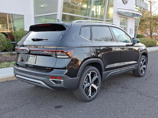 2025 Volkswagen Taos 1.5T SEL