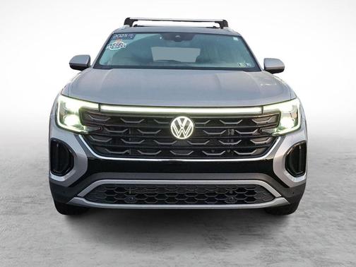 2025 Volkswagen Atlas Cross Sport 2.0T SE w/ Technology