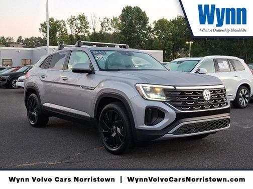 2025 Volkswagen Atlas Cross Sport 2.0T SE w/ Technology