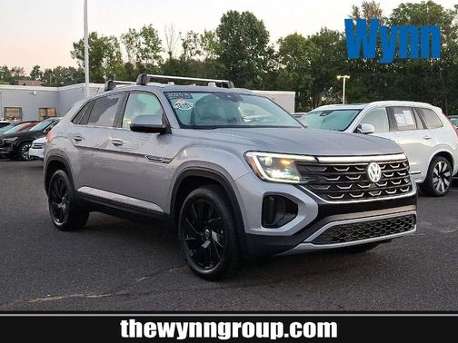2025 Volkswagen Atlas Cross Sport 2.0T SE w/ Technology