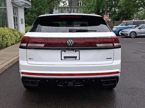 2025 Volkswagen Atlas Cross Sport 2.0T SEL R-Line Black