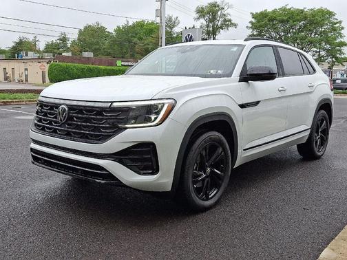 2025 Volkswagen Atlas Cross Sport 2.0T SEL R-Line Black