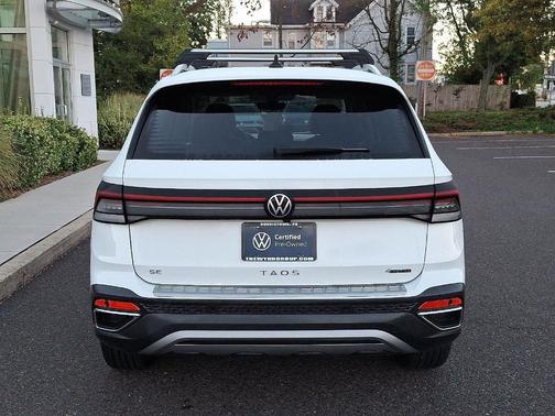 2025 Volkswagen Taos 1.5T SE