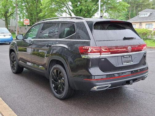 2025 Volkswagen Atlas 2.0T SE