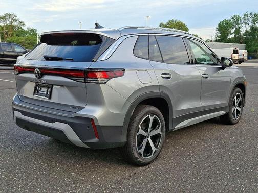2025 Volkswagen Tiguan 2.0T SE