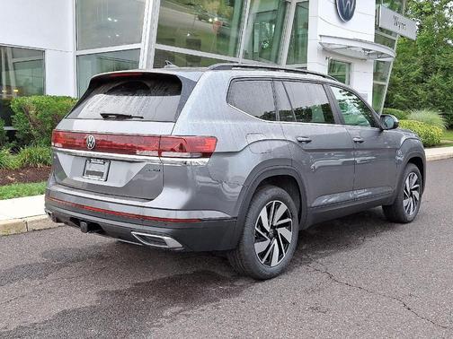2025 Volkswagen Atlas 2.0T SE