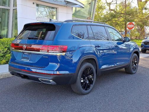 2025 Volkswagen Atlas 2.0T SE