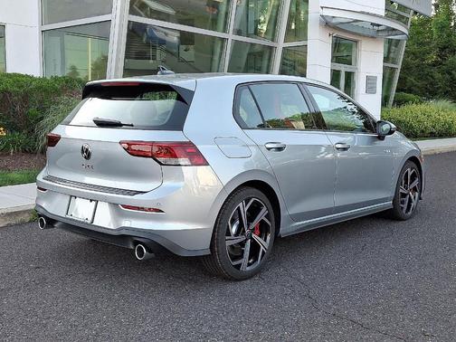 2025 Volkswagen Golf GTI 2.0T SE