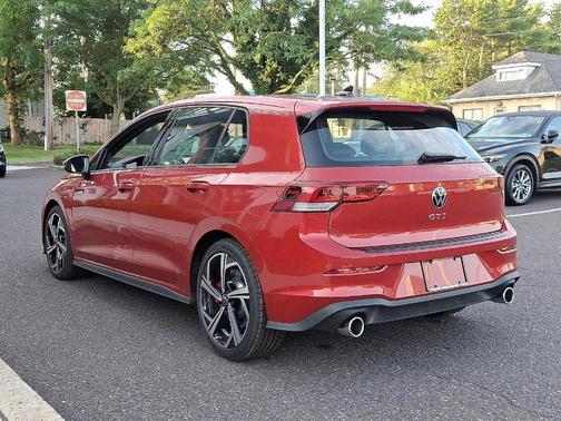 2025 Volkswagen Golf GTI 2.0T SE