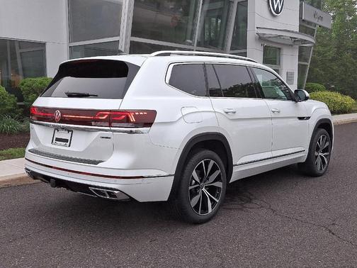2025 Volkswagen Atlas 2.0T SEL Premium R-Line