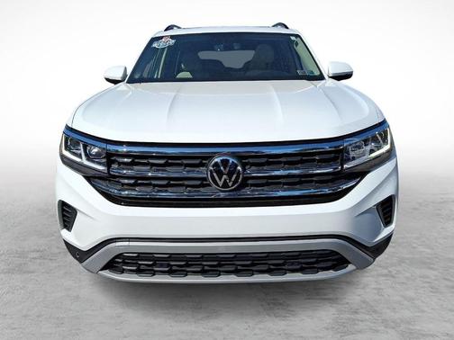 Pure White 2022 Volkswagen Atlas 2.0T SE