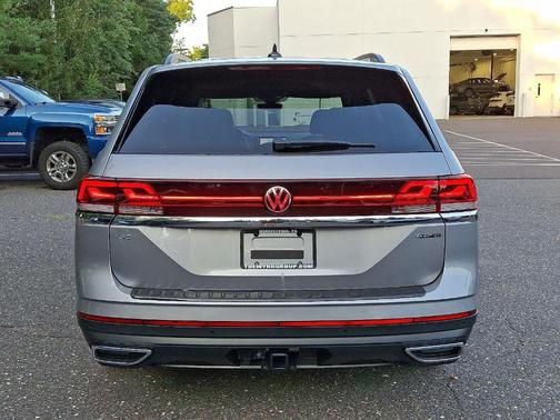2025 Volkswagen Atlas 2.0T SE