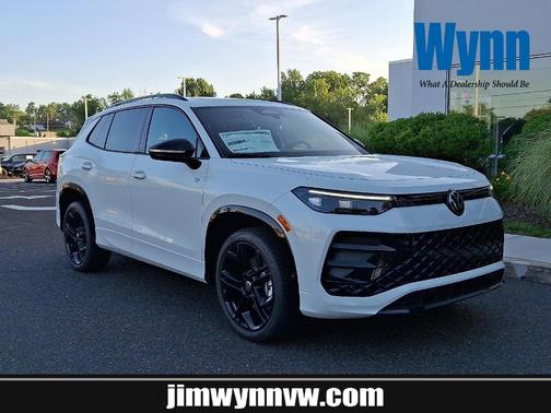 2025 Volkswagen Tiguan 2.0T SE R-Line Black