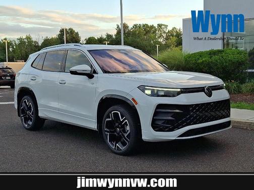 2025 Volkswagen Tiguan 2.0T SEL R-Line