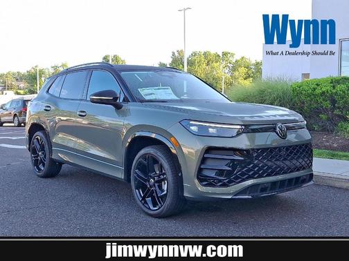 2025 Volkswagen Tiguan 2.0T SE R-Line Black