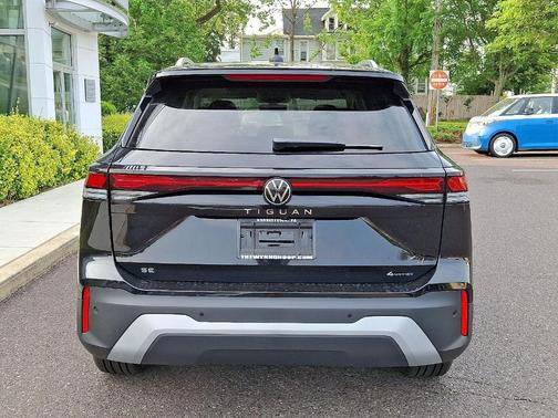 2025 Volkswagen Tiguan 2.0T SE