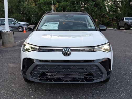 2025 Volkswagen Taos 1.5T SE Black