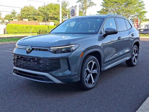 2025 Volkswagen Tiguan 2.0T SE