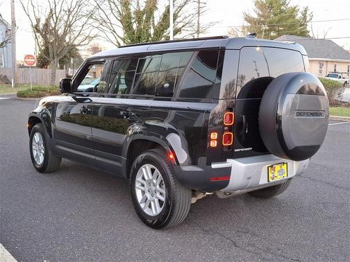 2024 Land Rover Defender P300