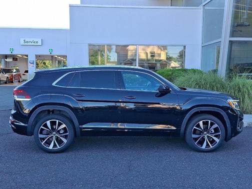 2025 Volkswagen Atlas Cross Sport 2.0T SEL Premium R-Line