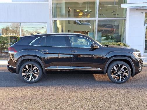 2025 Volkswagen Atlas Cross Sport 2.0T SEL Premium R-Line
