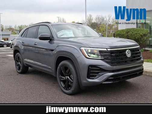 2025 Volkswagen Atlas Cross Sport 2.0T SEL R-Line Black