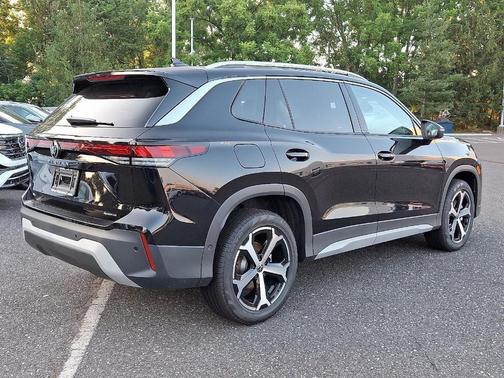 2025 Volkswagen Tiguan 2.0T SE