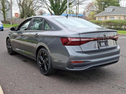 2025 Volkswagen Jetta 1.5T SE