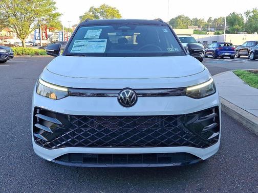 2025 Volkswagen Tiguan 2.0T SE R-Line Black